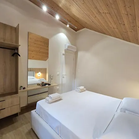 Center Duplex Penthouse For 9 *