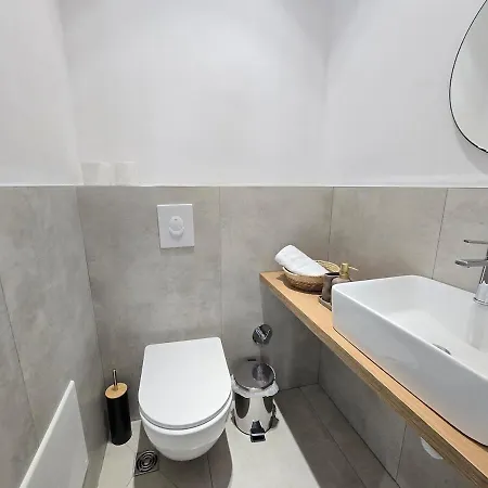 Center Duplex Penthouse For 9 *