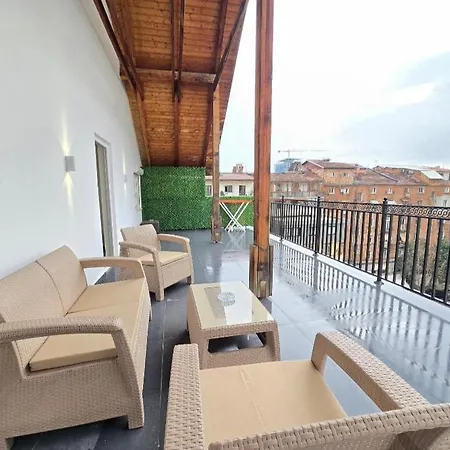 公寓 Center Duplex Penthouse For 9 地拉那